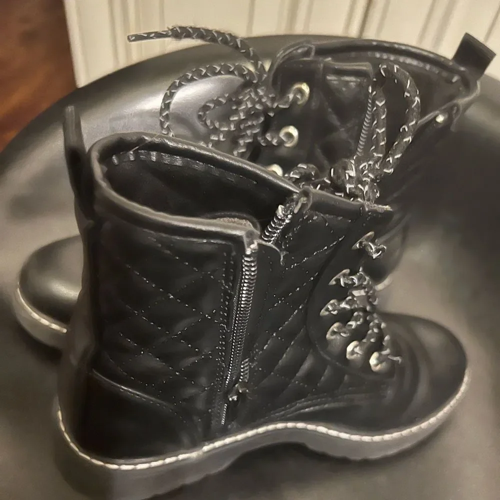 STEVE MADDEN  Combat Boots  Side Zip Laces sz 2